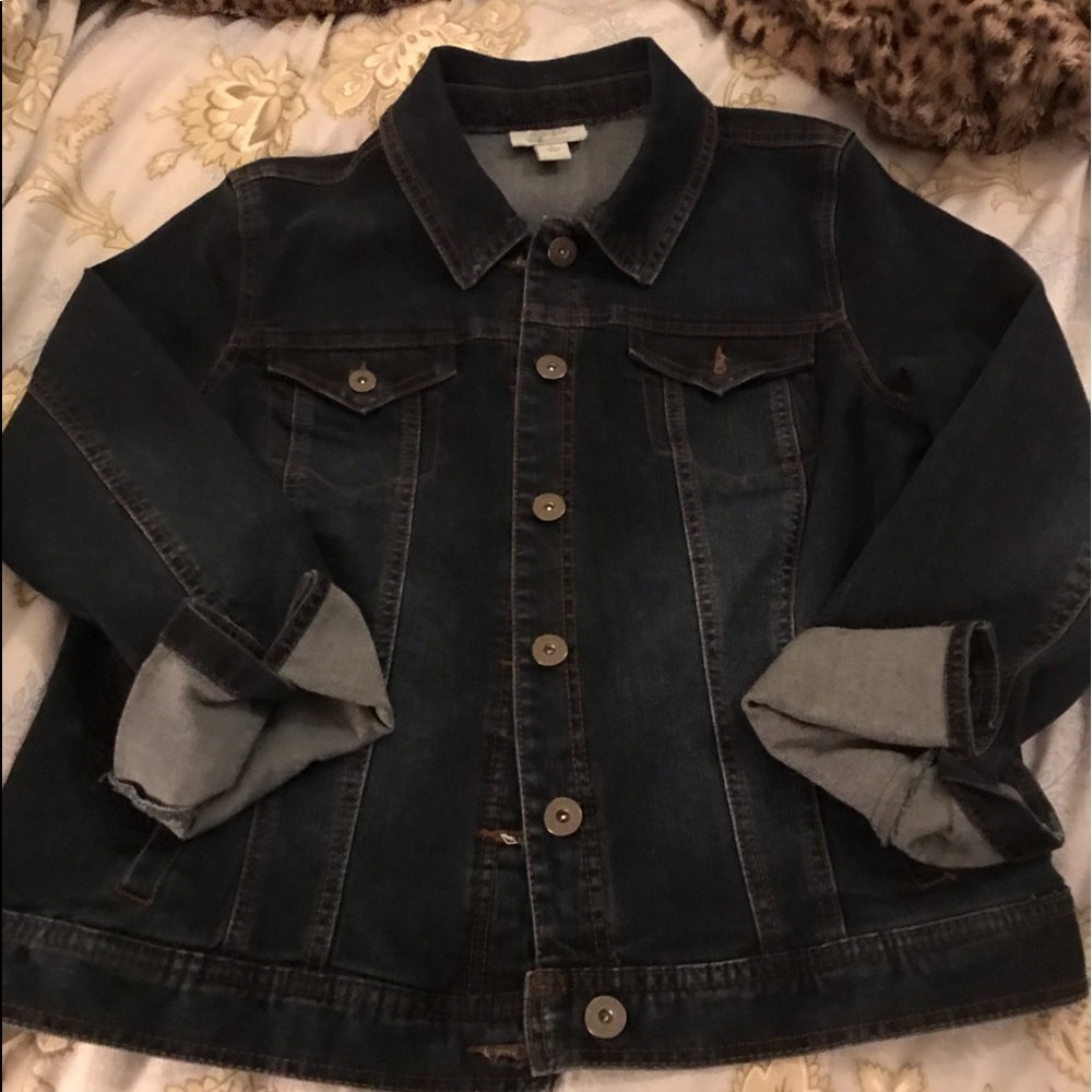 Worn only once. Bought it to big..